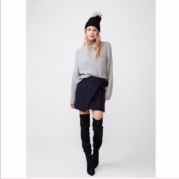 ✨HP✨Express Petite Plaid Tie Wrap Mini Skirt ✨ - Picture 6 of 8